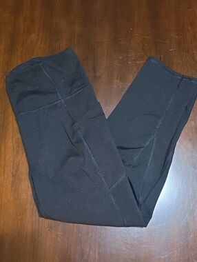 Jessica Simpson Black High-Waist Performance Capri Leggings